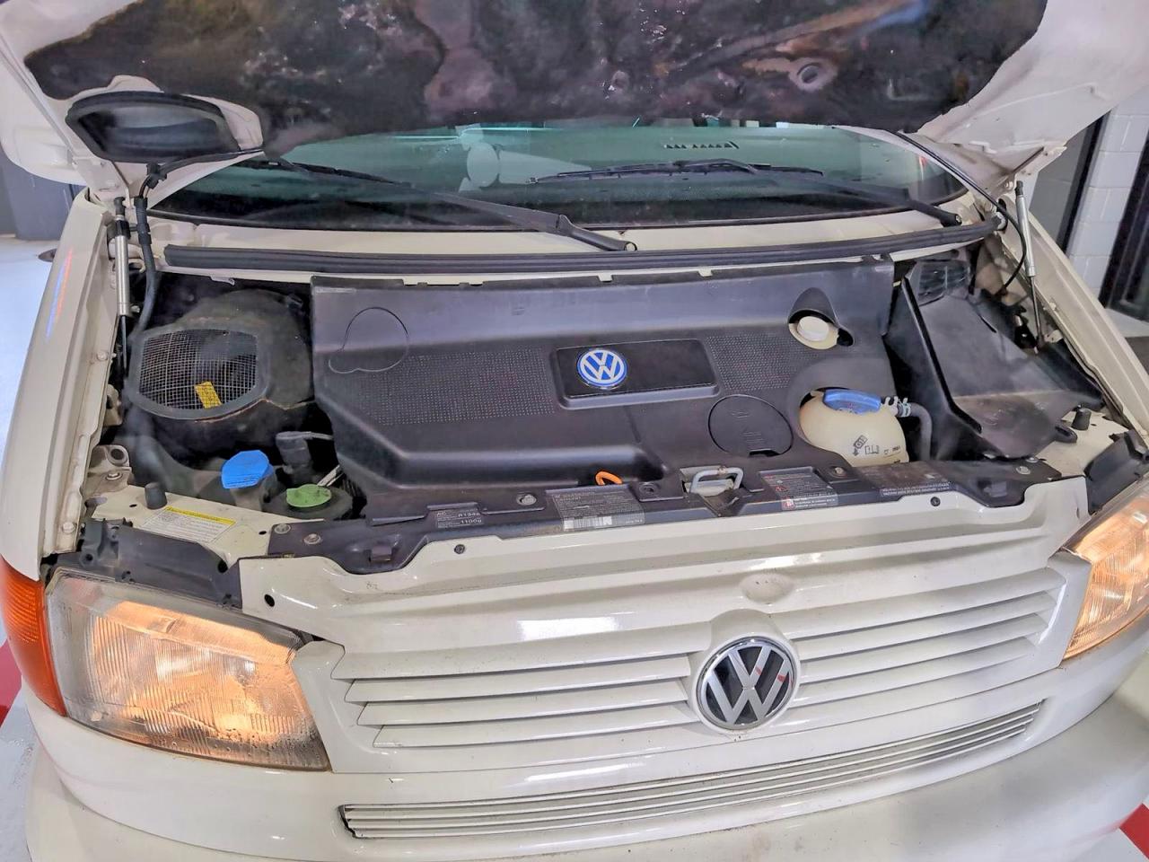 2002 Volkswagen Eurovan VIN WV2KB47042H065049 photo 7