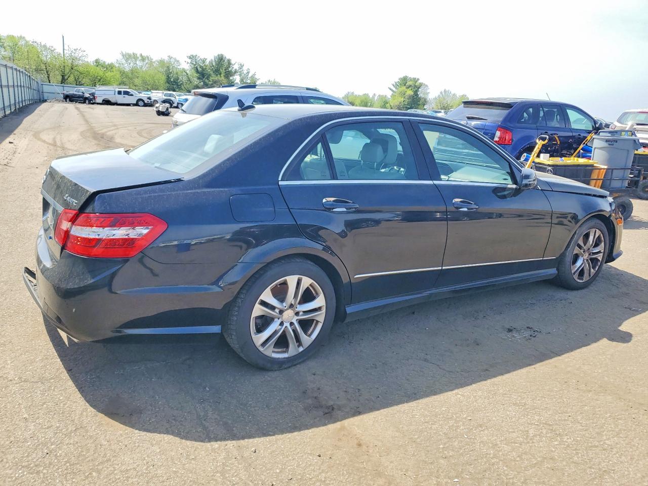 2013 Mercedes-Benz E-class VIN WDDHF8JB8DA733354 photo 3