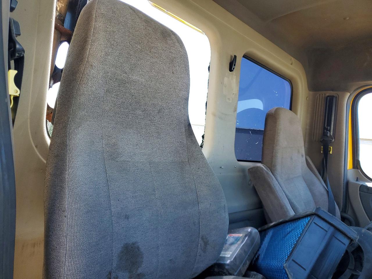 2011 FREIGHTLINER All other VIN 1FUJGEDV6BSAX7106 photo 6