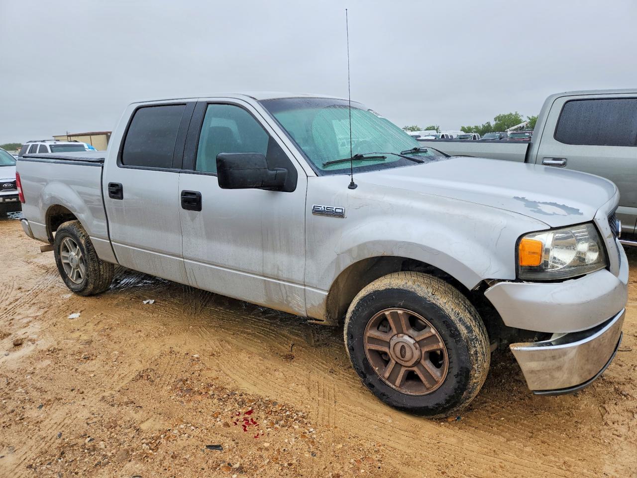 2004 Ford F150 VIN 1FTPW12584KC37728 photo 4