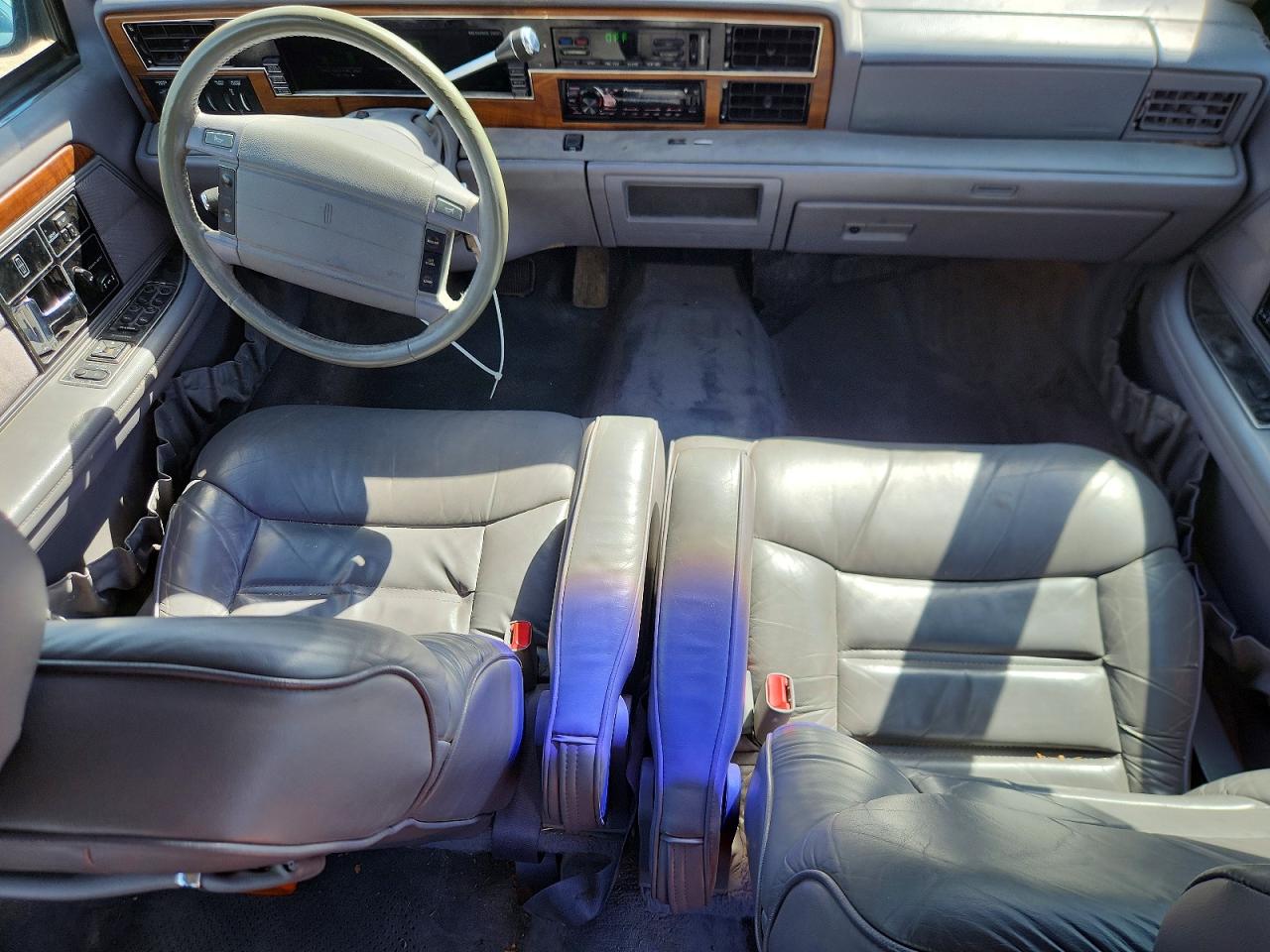 1993 Lincoln Continentl VIN 1LNLM9843PY652177 photo 8