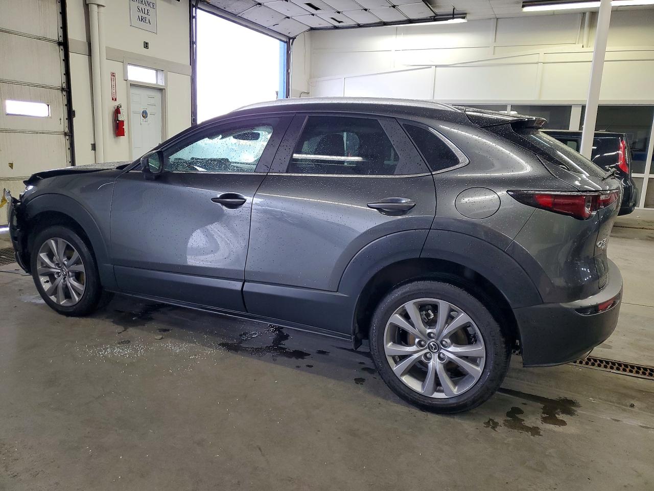 2023 Mazda Cx30 VIN 3MVDMBBM3PM556679 photo 2
