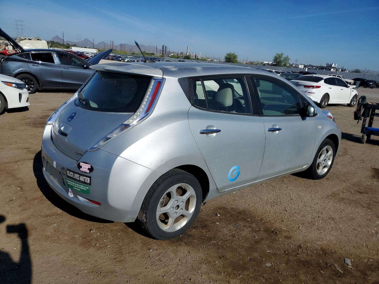 2011 Nissan Leaf VIN JN1AZ0CP6BT000298 photo 3