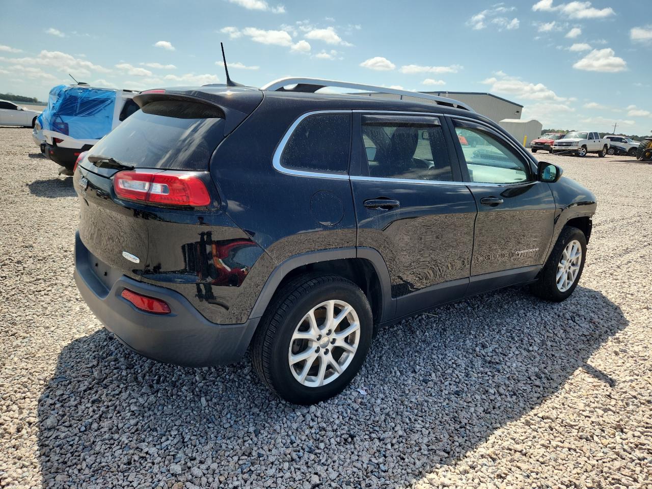 2018 Jeep Cherokee VIN 1C4PJMLB3JD507355 photo 3
