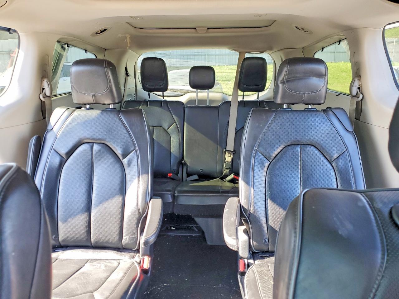 2019 Chrysler Pacifica VIN 2C4RC1GG2KR730959 photo 10
