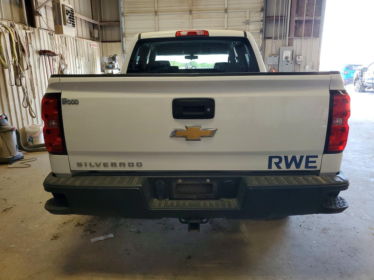 2018 Chevrolet Silverado VIN 3GCUKNEC8JG124428 photo 6