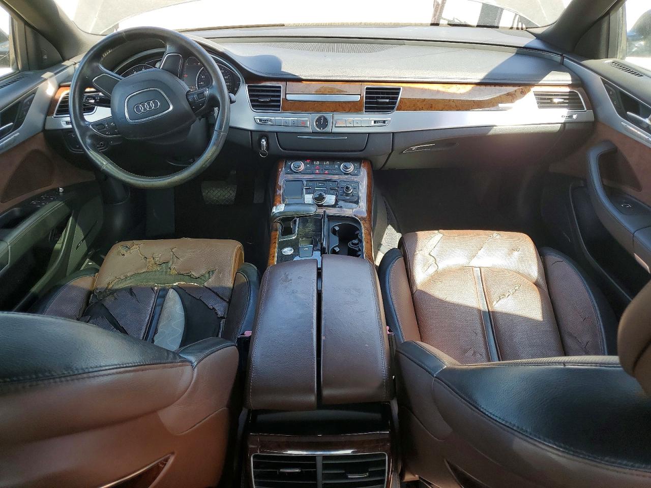 2011 Audi A8 VIN WAUAVAFD0BN001061 photo 8