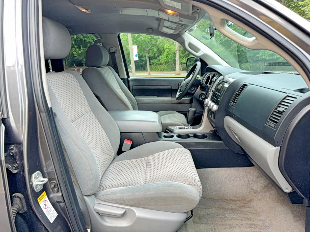 2011 Toyota Tundra VIN 5TFRM5F16BX025150 photo 5