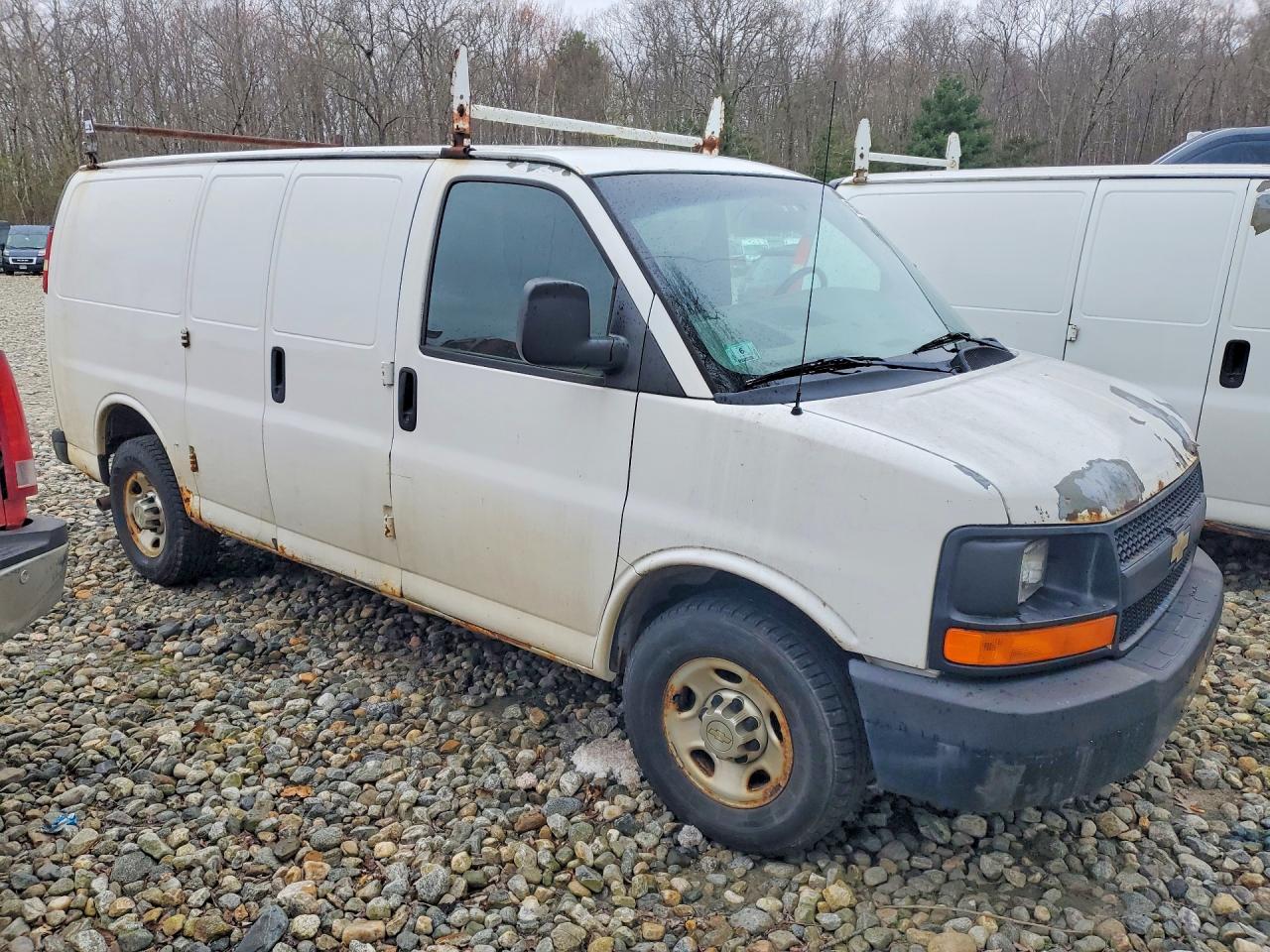 2011 CHEV Express VIN 1GCWGFFA2B1141772 photo 4