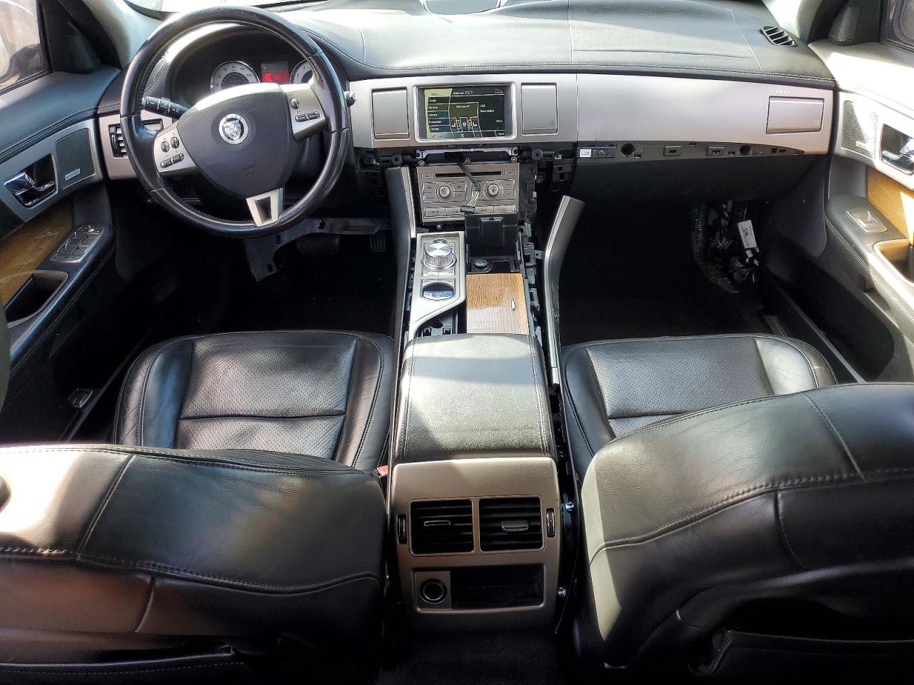 2010 Xf VIN SAJWA0HEXAMR77665 photo 8