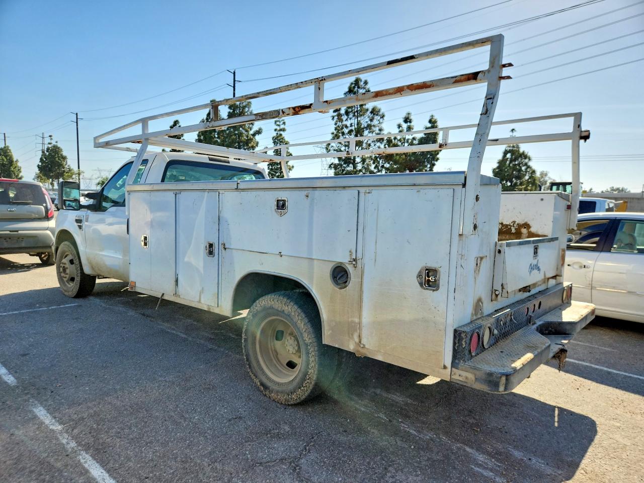 2008 Ford F350 VIN 1FDWF36518EA18952 photo 2