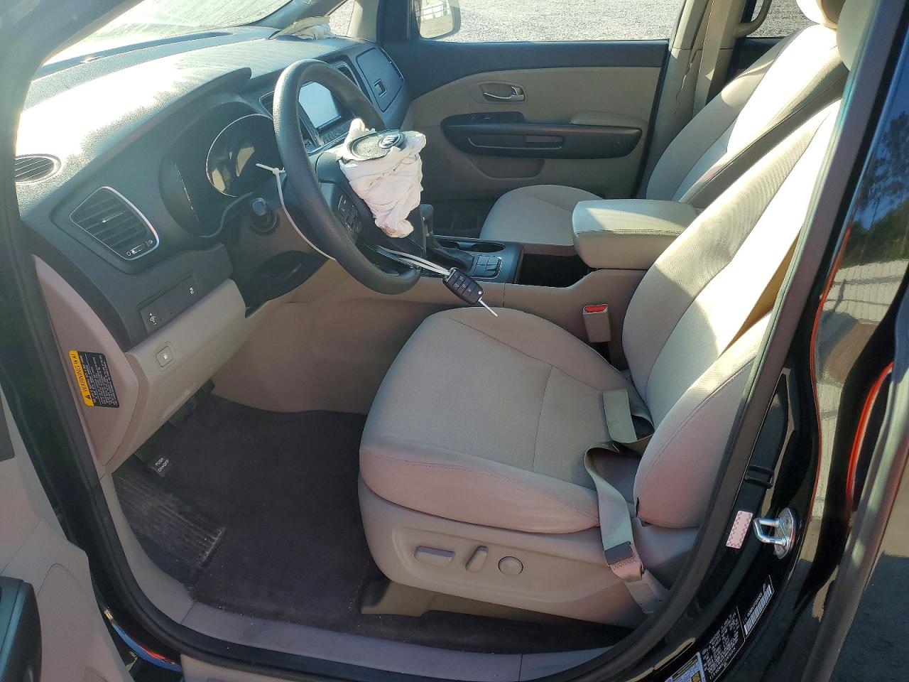 2018 Kia SEDONA VIN KNDMB5C17J6390526 photo 7