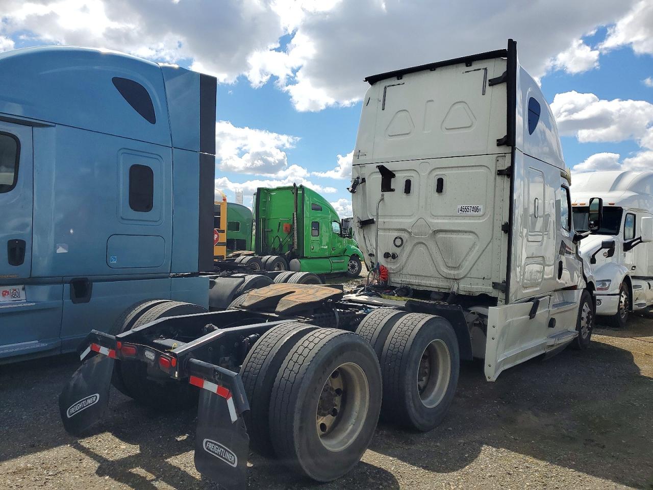 2019 FREIGHTLINER All other VIN 3AKJHHDR5KSKE1423 photo 4