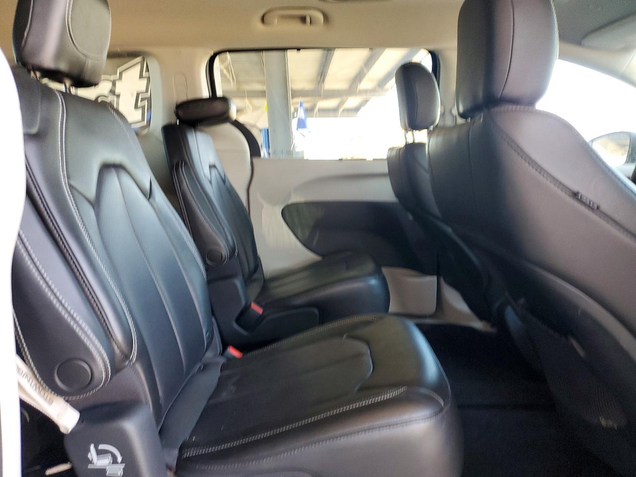 2021 Chrysler Minivan VIN 2C4RC1DG8MR555060 photo 11