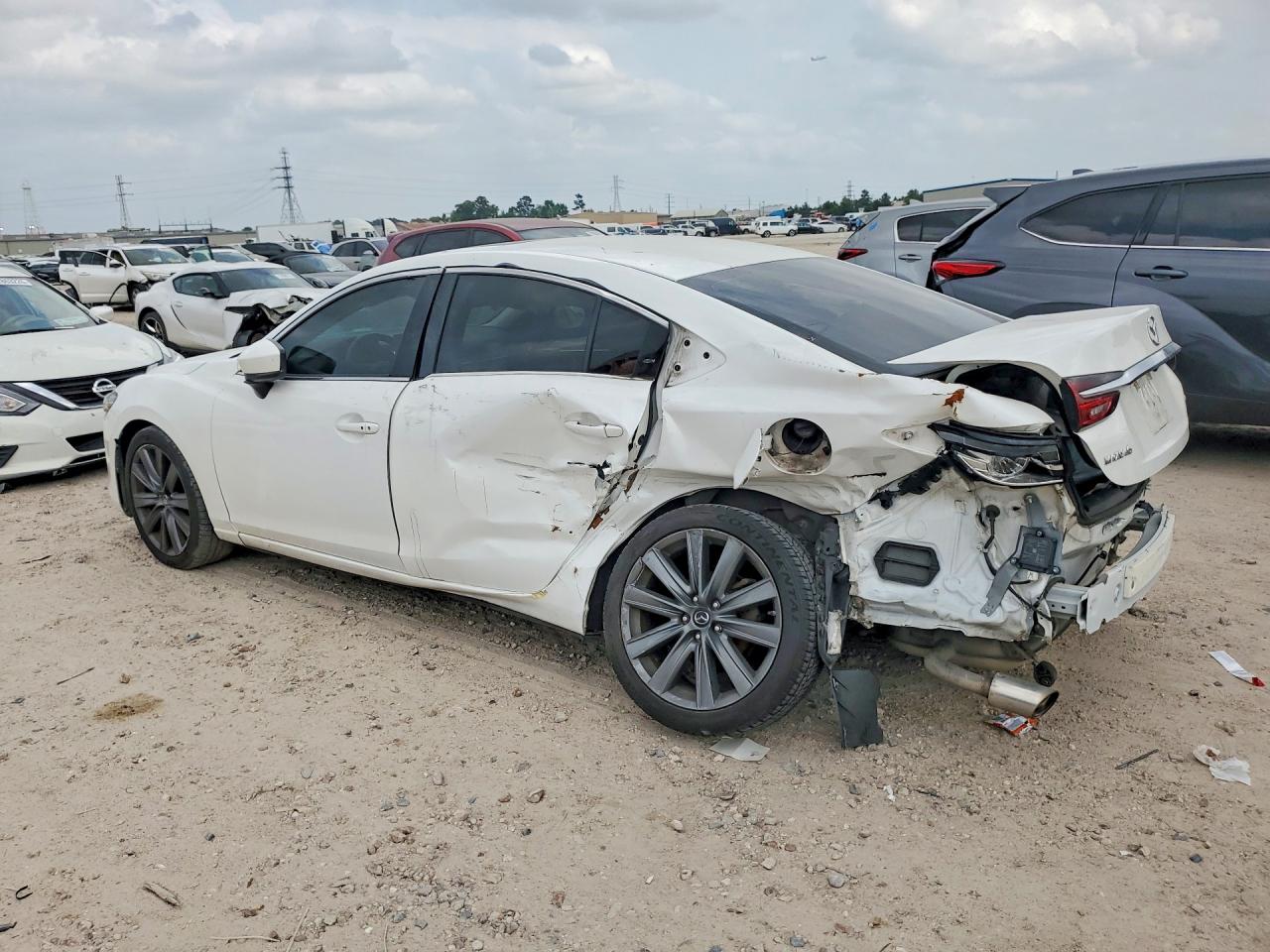 2019 Mazda 6 VIN JM1GL1VM3K1504076 photo 2