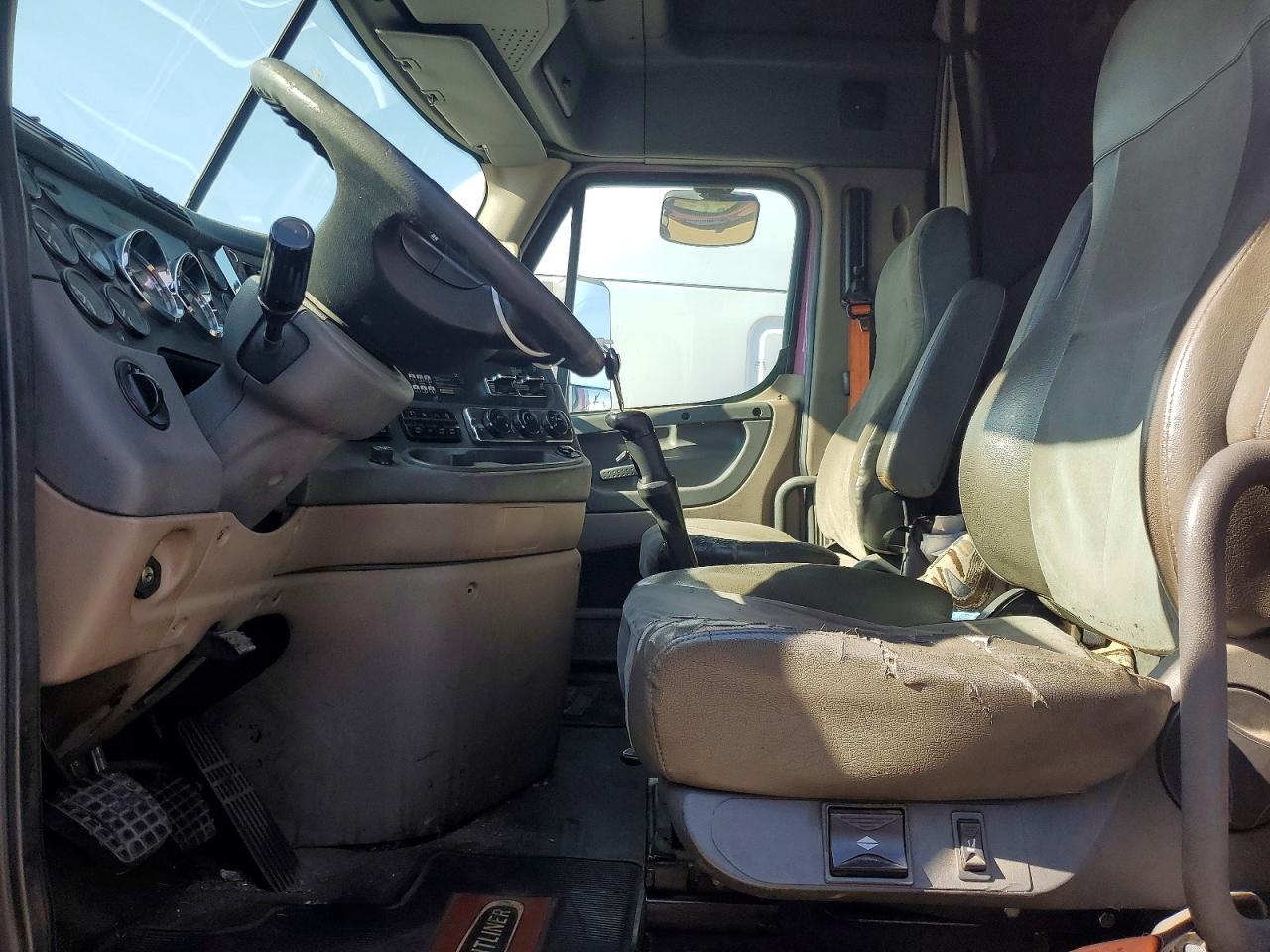 2012 FREIGHTLINER All other VIN 1FUJGHDV0CSBA5027 photo 5