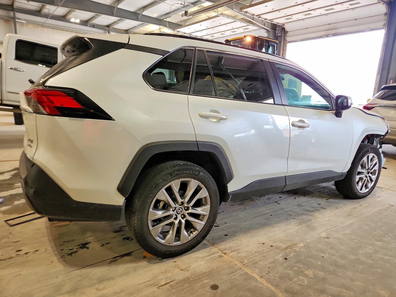 2024 Toyota Rav4 VIN 2T3A1RFV4RW480903 photo 3