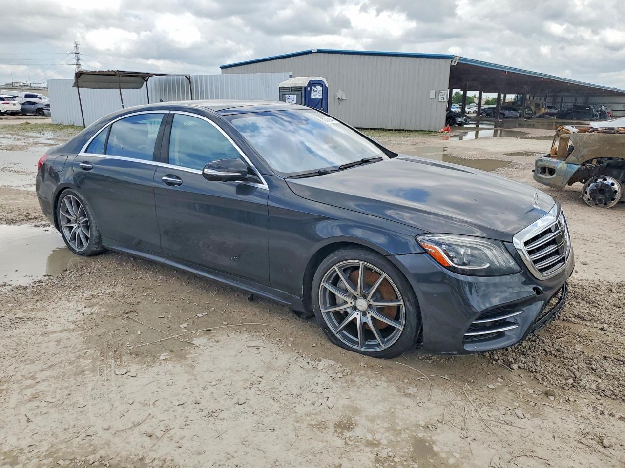 2018 Mercedes-Benz S class VIN WDDUG8GB2JA396940 photo 4