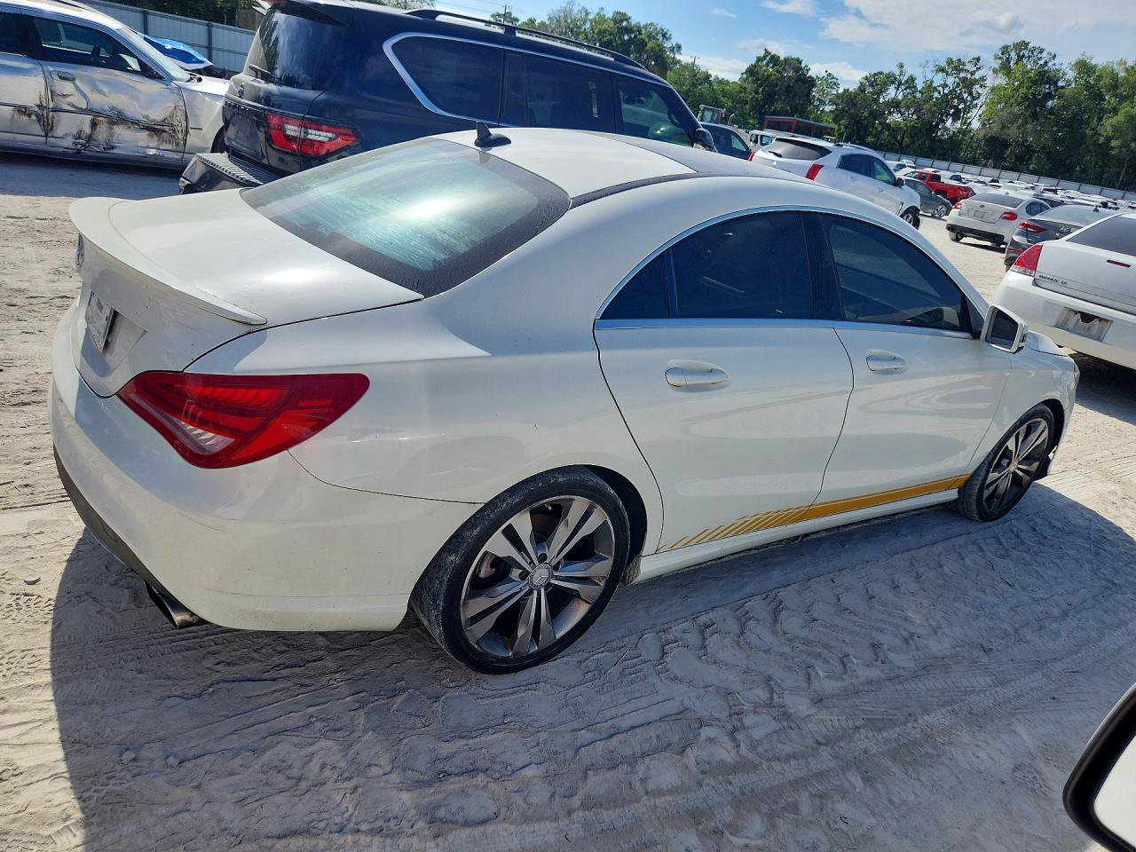 2014 Mercedes-Benz Cla-class VIN WDDSJ4EB8EN043640 photo 3