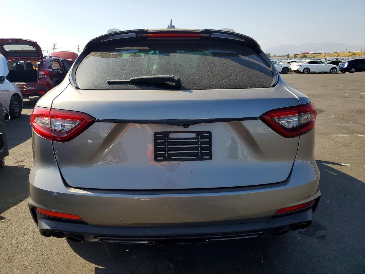2019 Maserati Levante VIN ZN661YUS0KX323555 photo 6