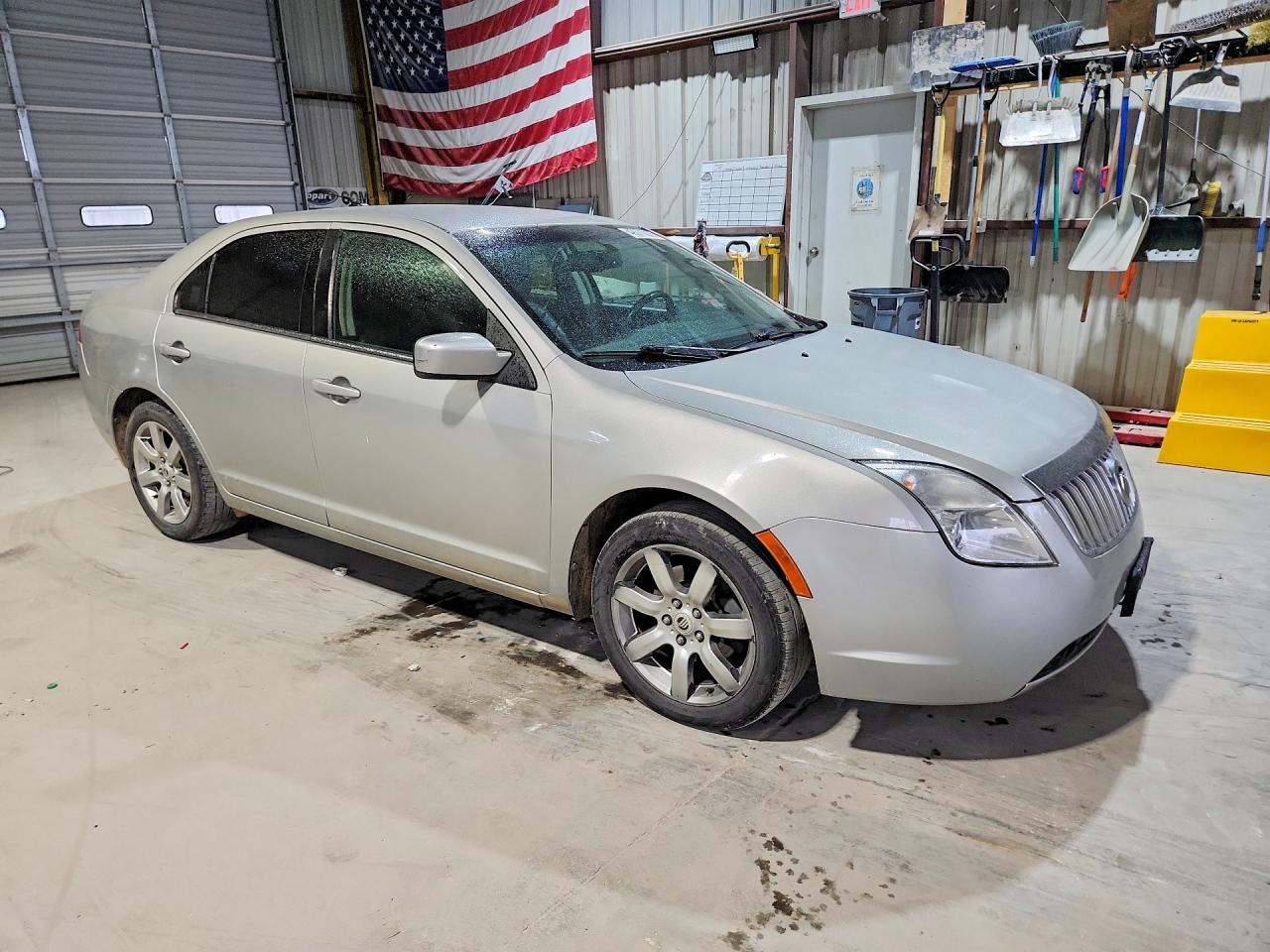 2010 Mercury Milan VIN 3MEHM0JG7AR648406 photo 4
