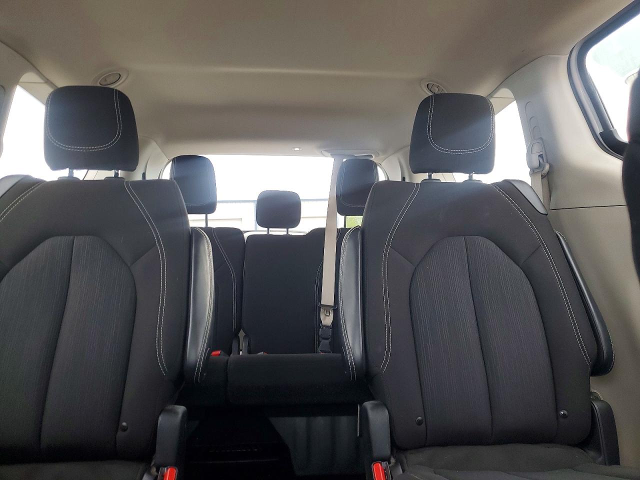 2024 Chrysler Minivan VIN 2C4RC1CG5RR138830 photo 10