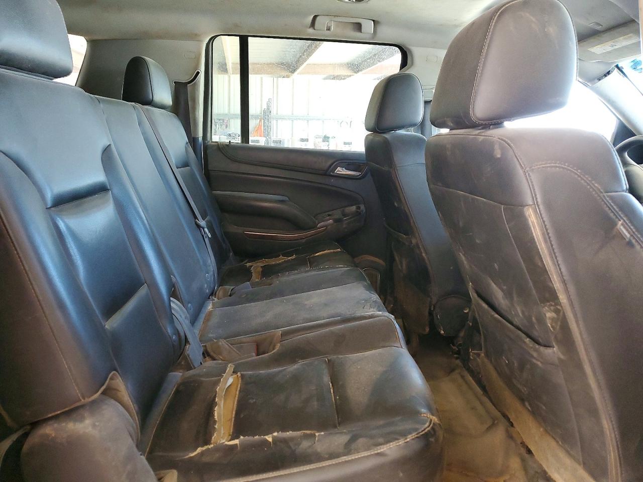 2017 Chevrolet Suburban VIN 1GNSKKEC8HR356082 photo 11