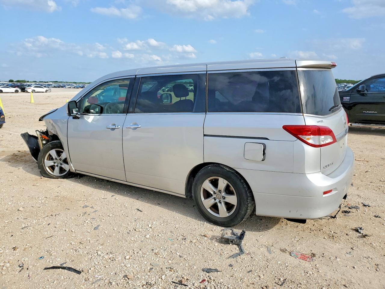 2015 Nissan Quest VIN JN8AE2KP8F9129236 photo 2