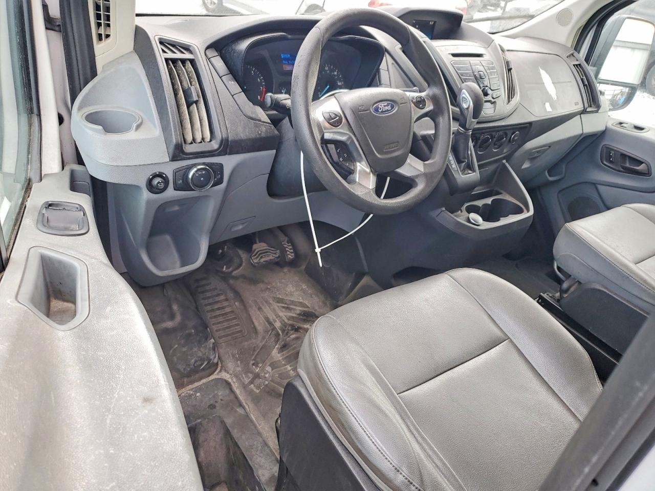 2018 Ford Transit VIN 1FTYR2CM6JKB22130 photo 8