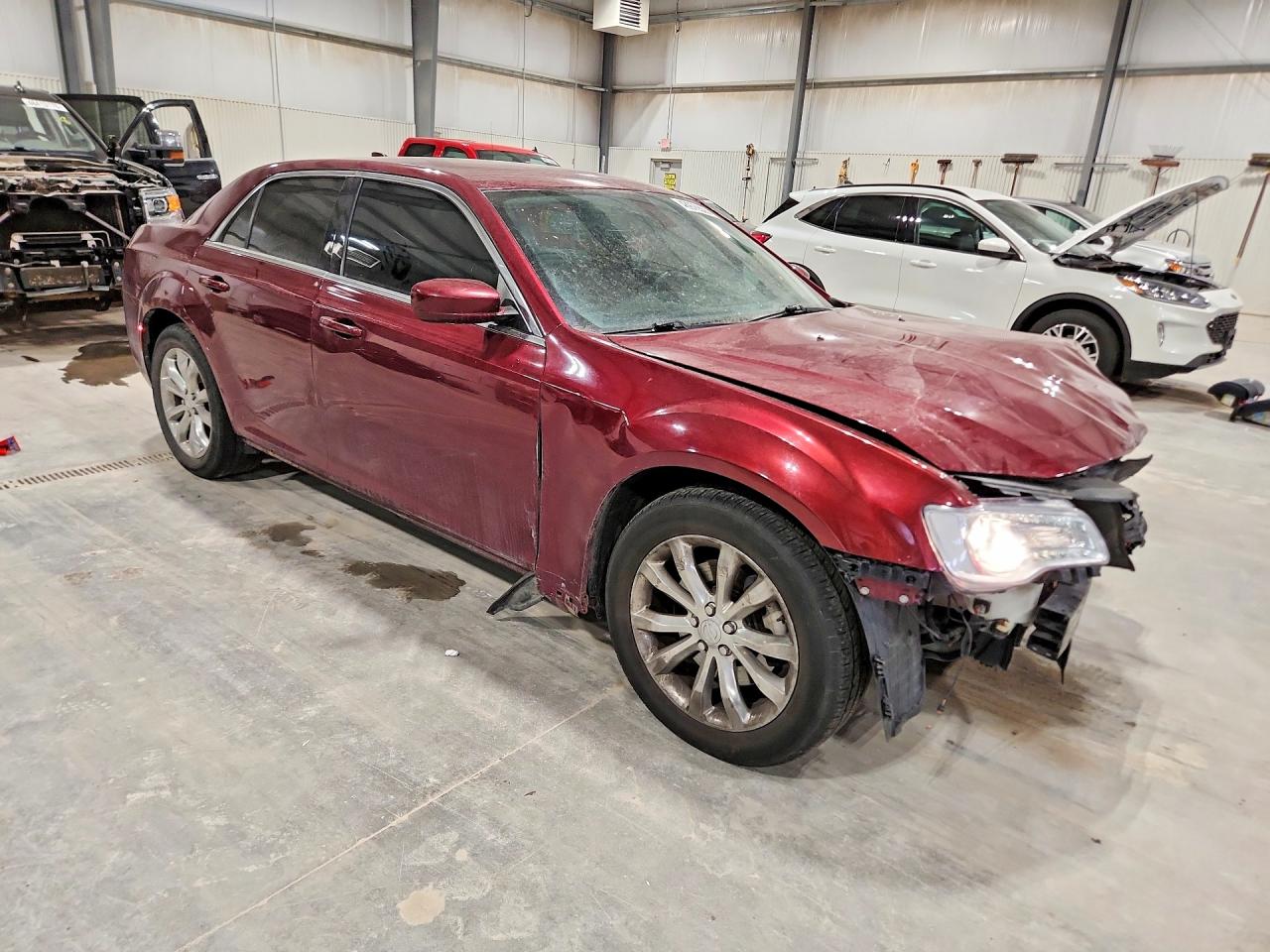 2017 Chrysler 300 VIN 2C3CCARG2HH534333 photo 4