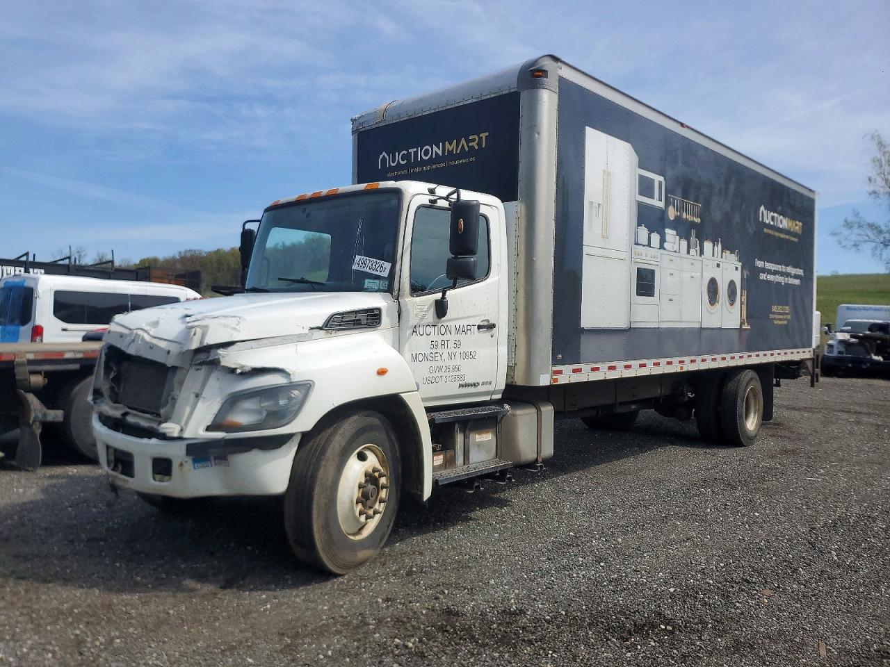 2018 HINO All other VIN 5PVNJ8JV3J4S68434 photo 2