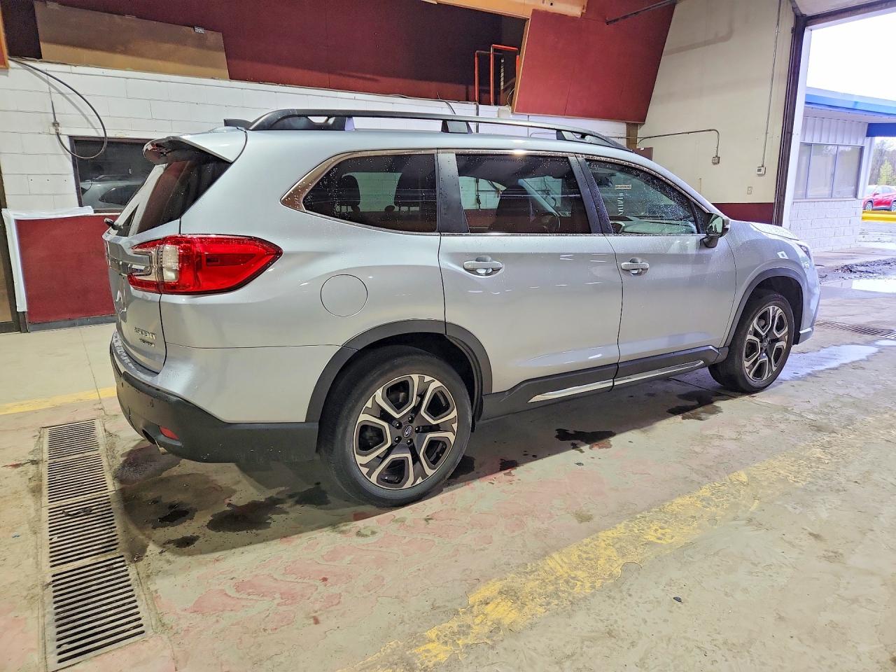 2023 Subaru Ascent VIN 4S4WMASD8P3406472 photo 3
