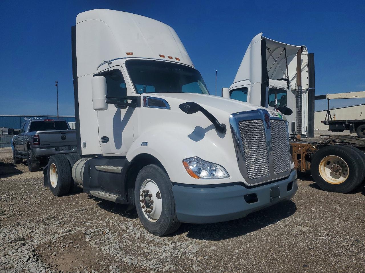 2016 KENWORTH All models VIN 1XKYA48X2GJ124840 photo 1