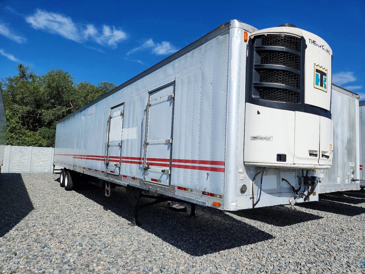 2011 UTILITY All models VIN 1UYVS2534BM063615 photo 1