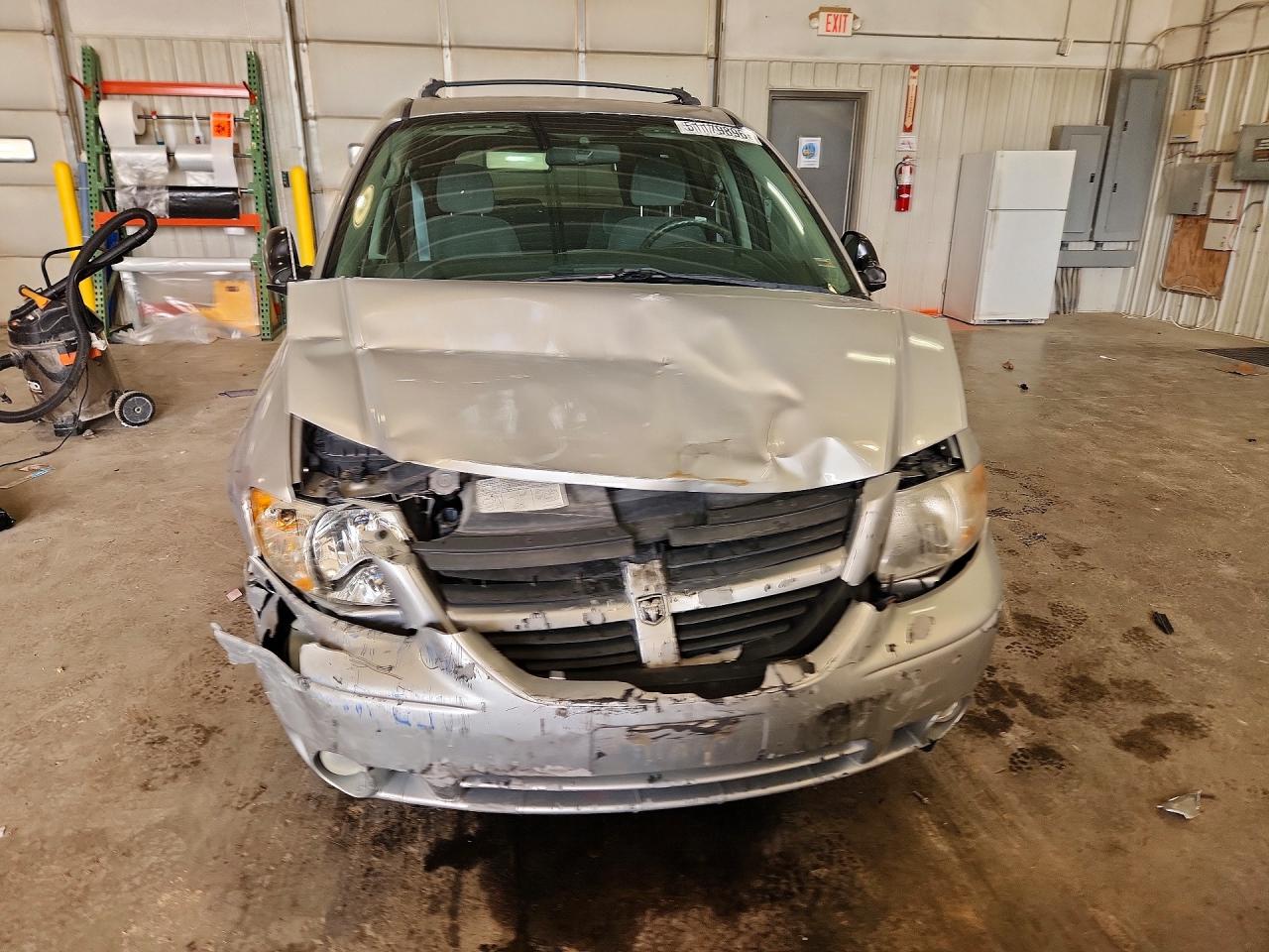 2005 Dodge Caravan VIN 2D4GP44L65R267052 photo 5
