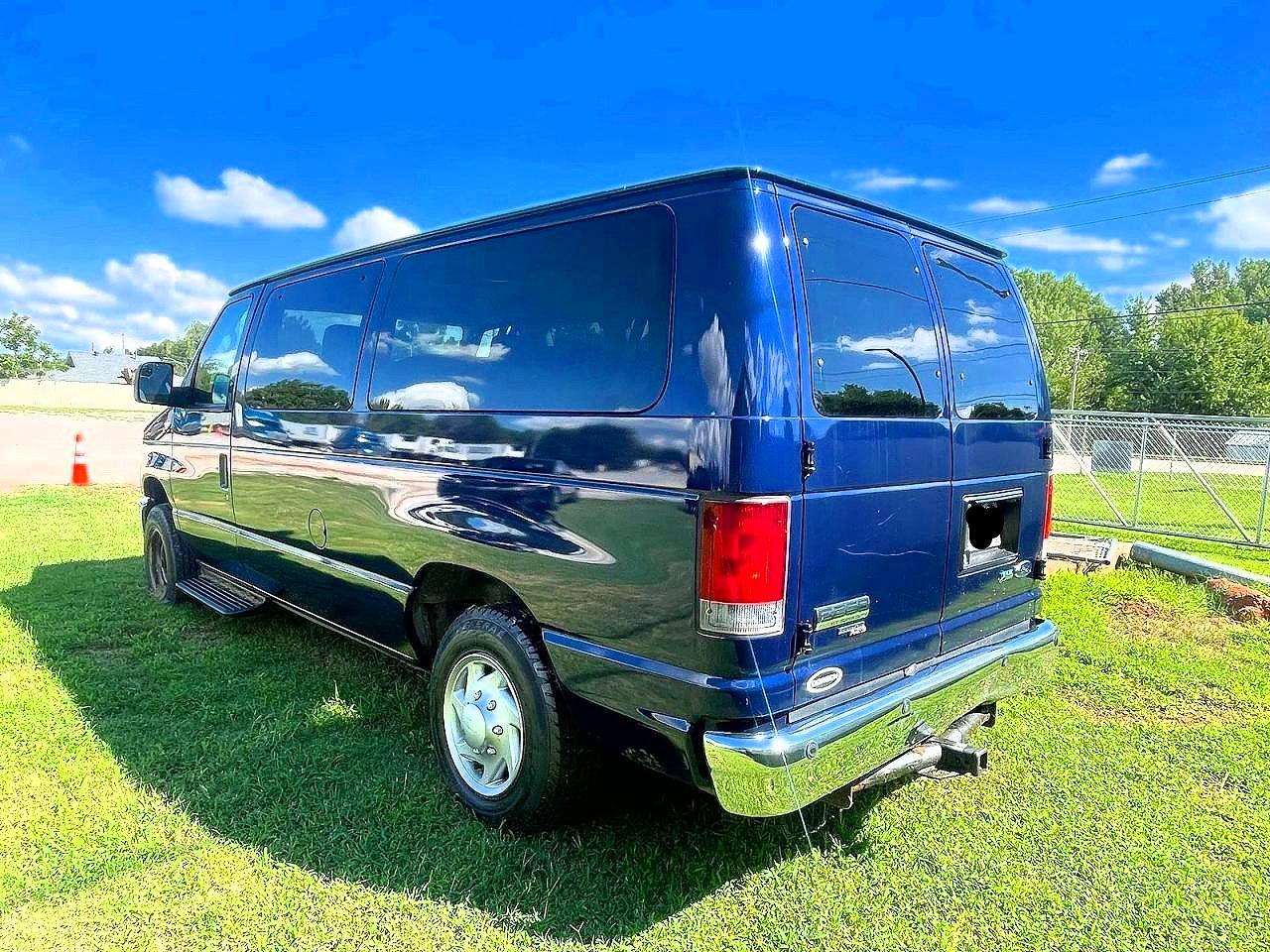 2011 Ford Econoline VIN 1FBNE3BL6BDB17632 photo 3