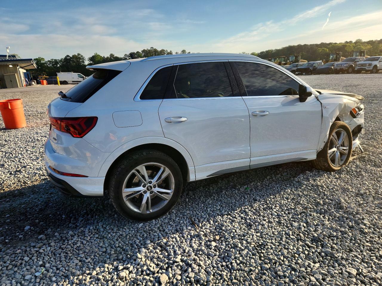 2022 Audi Q3 VIN WA1EECF38N1013844 photo 3