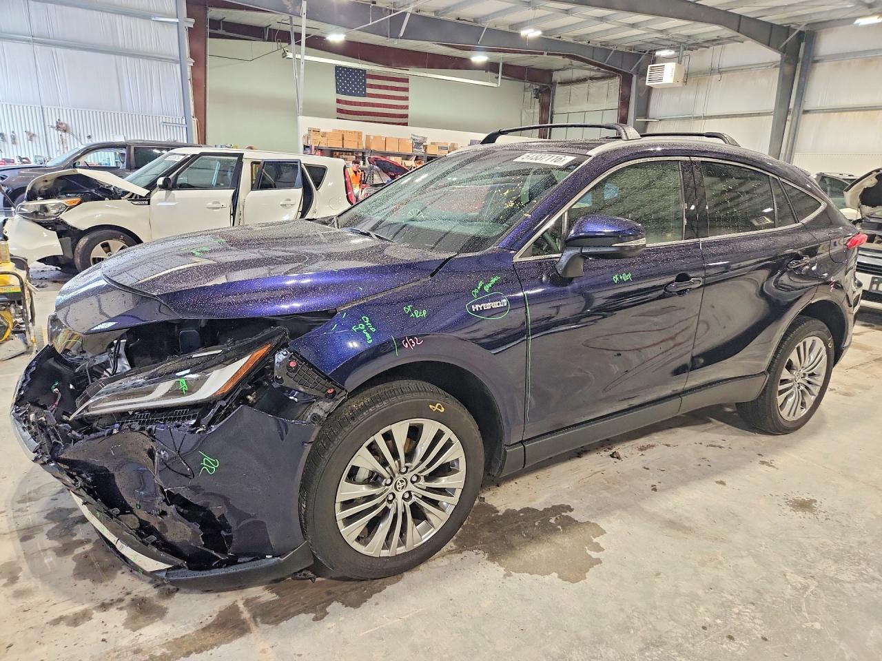2021 Toyota Venza VIN JTEAAAAH8MJ035103 photo 1