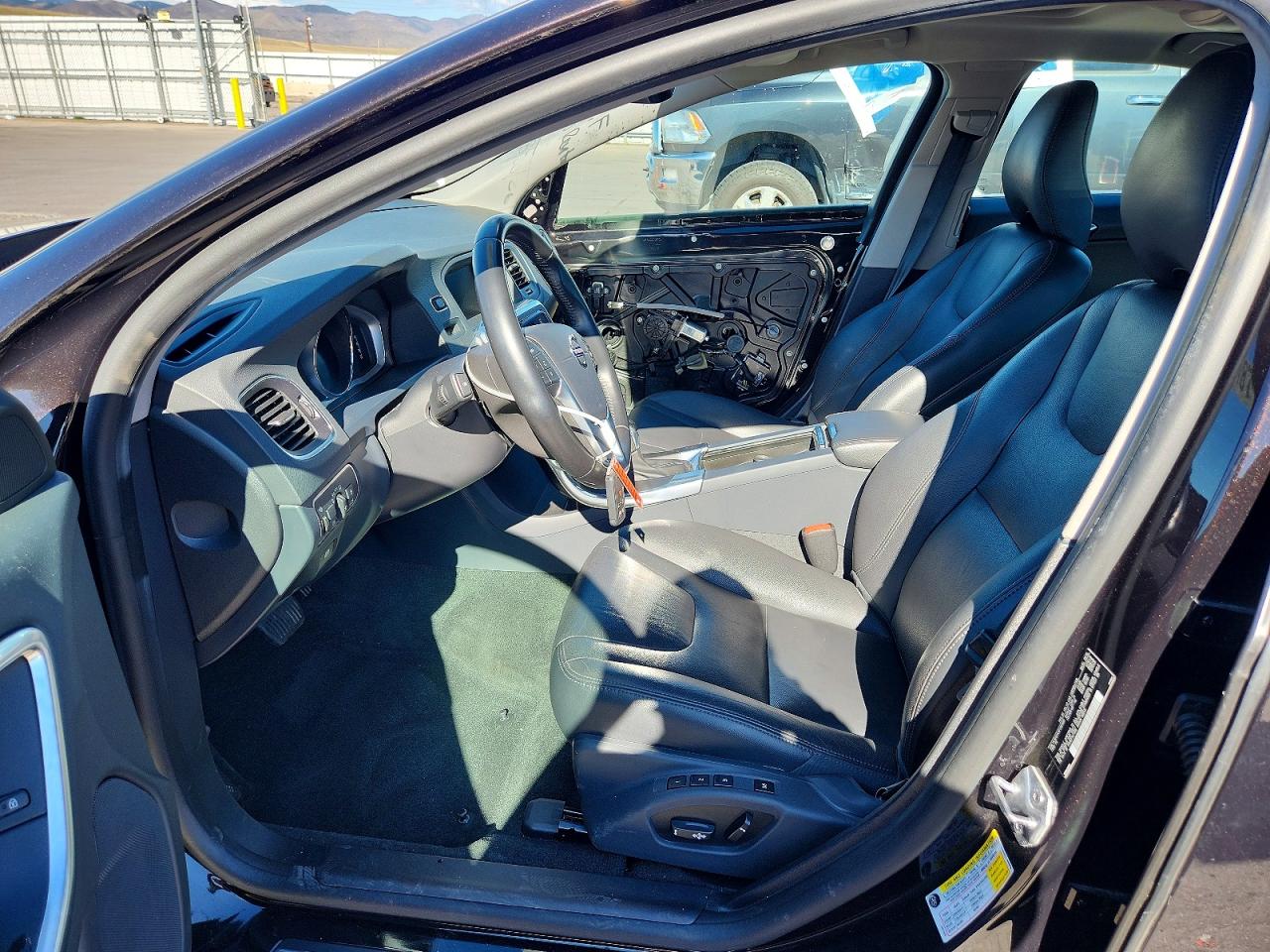 2015 Volvo S60 VIN YV1612TKXF2361680 photo 7