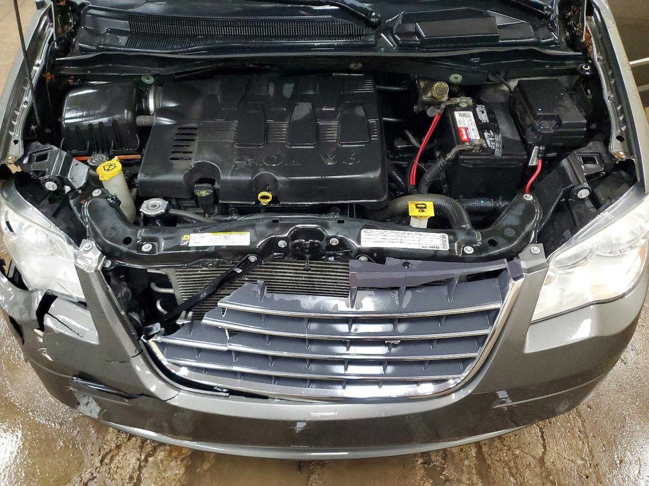 2010 Chrysler Minivan VIN 2A4RR8DXXAR320947 photo 12