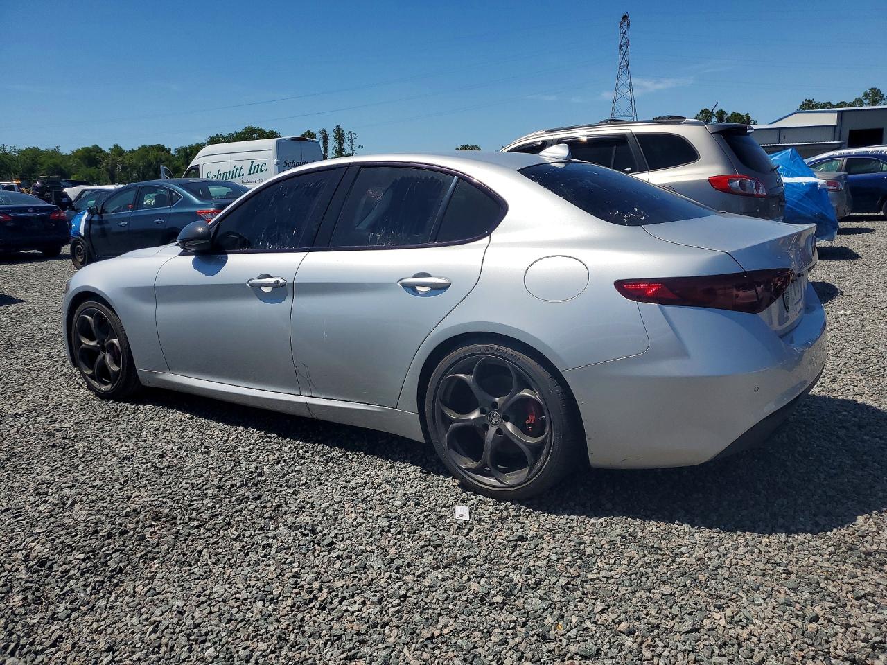 2019 Alfa Giulia VIN ZARFAMAN6K7599799 photo 2