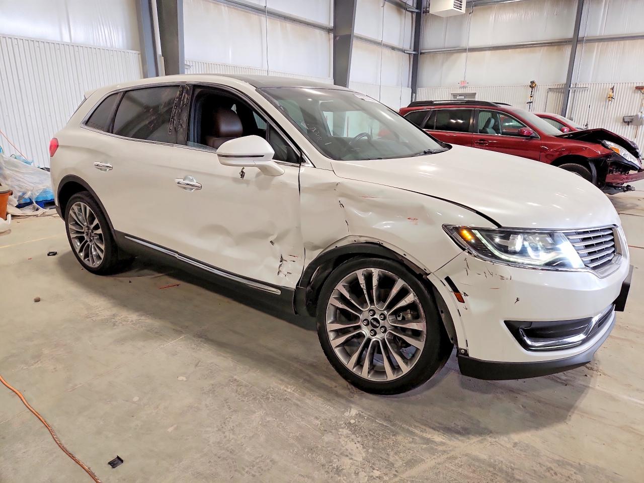 2017 Lincoln Mkx VIN 2LMPJ8LP8HBL28568 photo 4