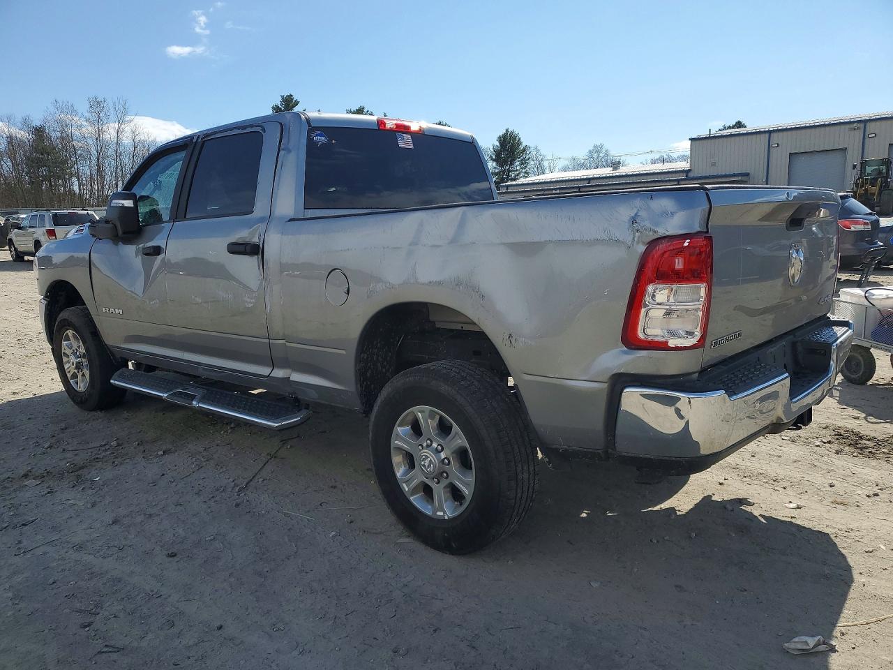 2024 RAM 2500 VIN 3C6UR5DJ3RG406510 photo 2
