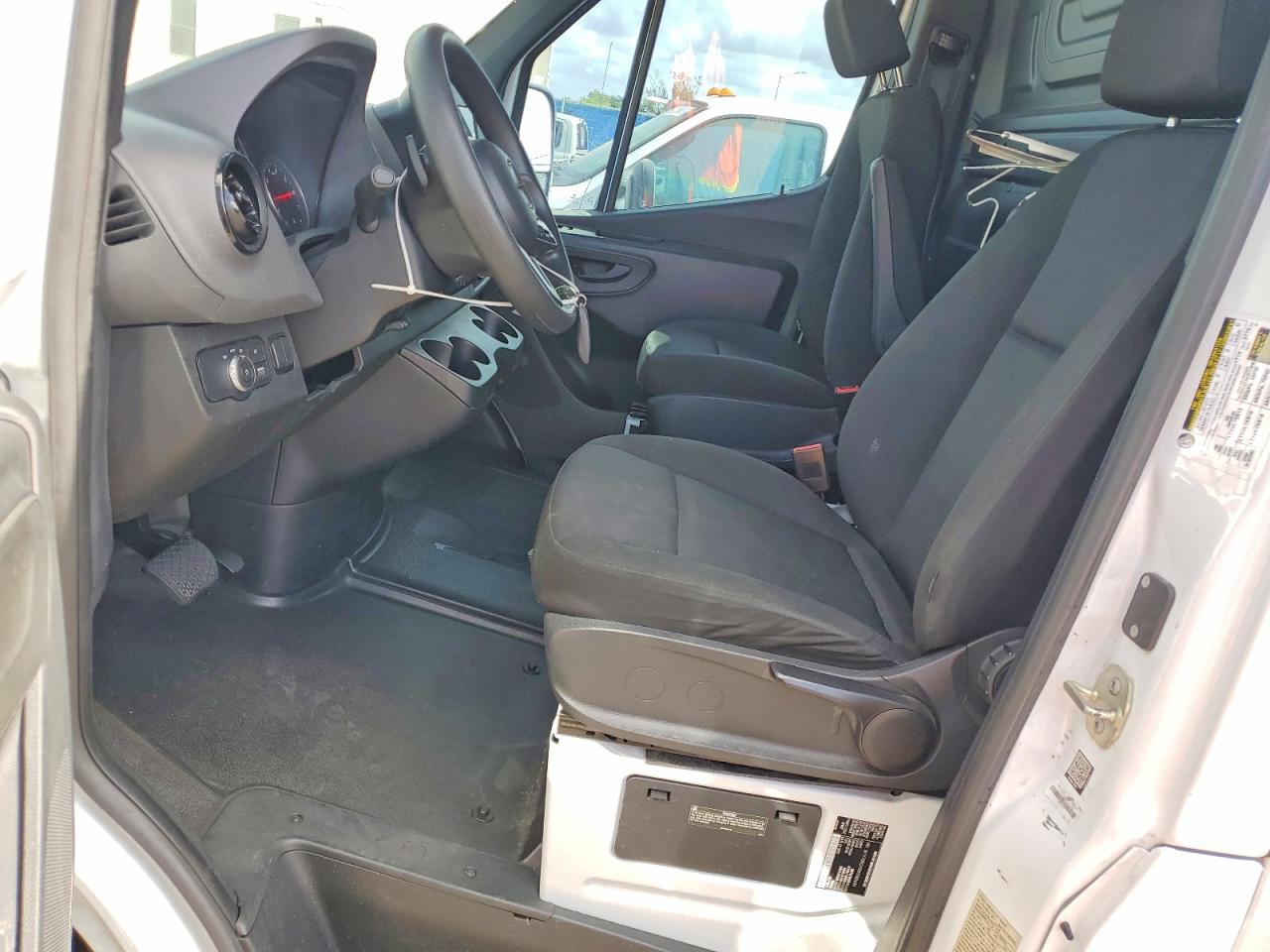 2022 Mercedes-Benz Sprinter VIN W1Y70BGY9NT088604 photo 7