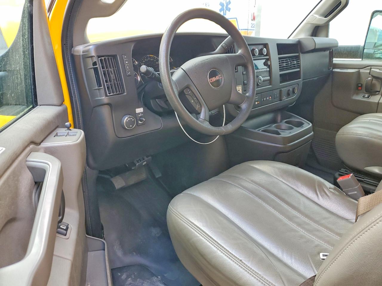 2021 GMC Savana VIN 7GZ37TC75MN005581 photo 8