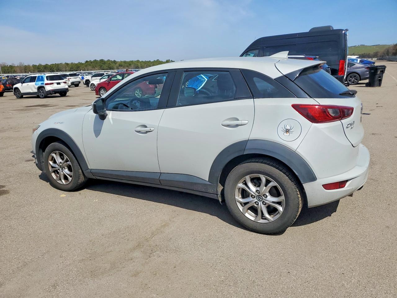 2018 Mazda Cx-3 VIN JM1DKDB77J0327526 photo 2