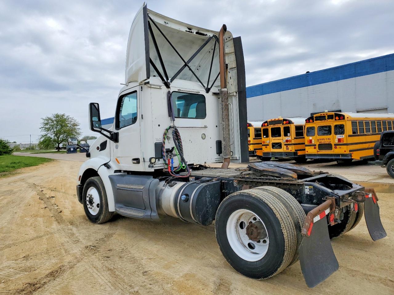 2017 PETERBILT All other VIN 1XPBA48X4HD428445 photo 3