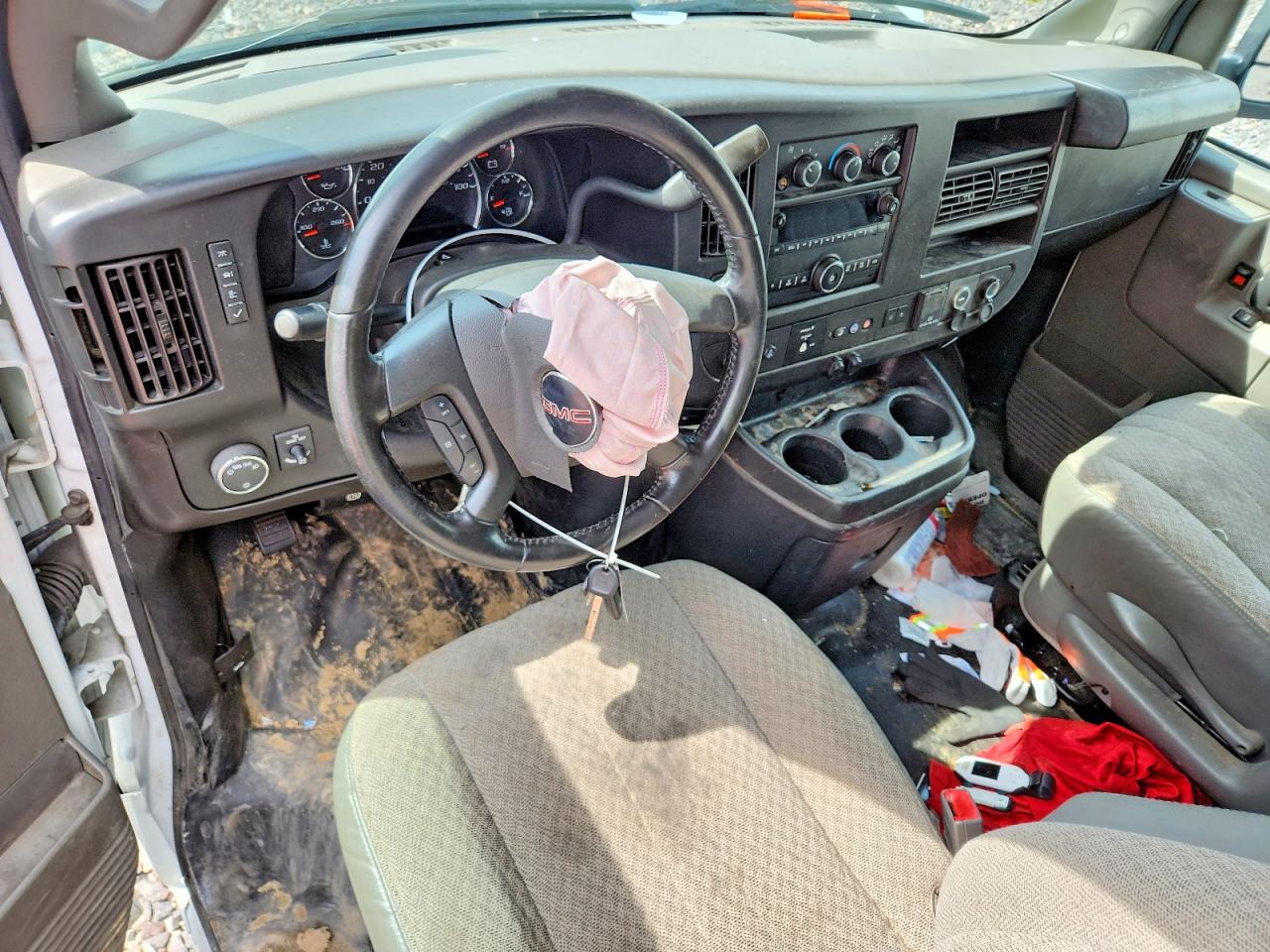 2023 GMC Savana VIN 1GD07RF73P1104826 photo 8