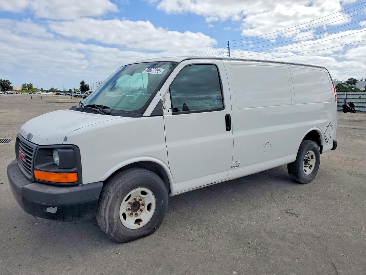 2012 GMC Savana VIN 1GTW7FCA8C1190352 photo 1