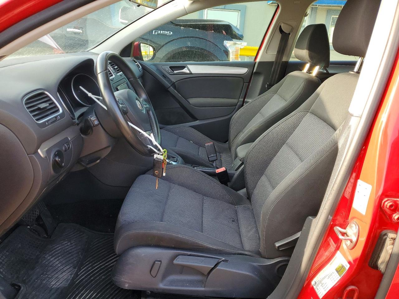 2014 Volkswagen Golf VIN WVWDB7AJ0EW001374 photo 7